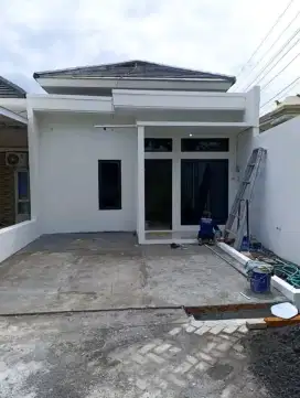 Rumah baru cluster dekat kampus unimus