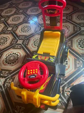 Moobil anak anak bekas