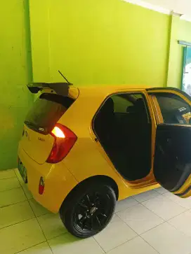 KIA 2014 Si kuning morning