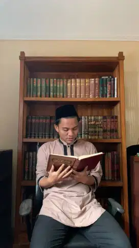 Membuka kursus mengaji Al Qur'an, kitab kuning dan bahasa arab