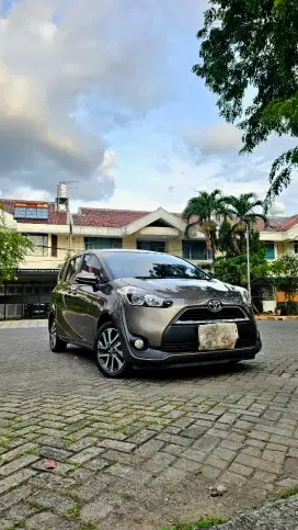 Toyota Sienta V 2018 AT / Sienta V Matic