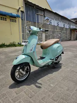 Piaggio Vespa Primavera Hijau 2022