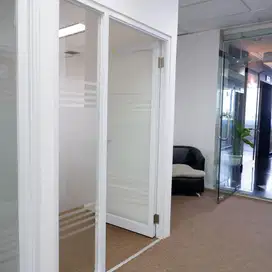 Disewakan space office di graha pena surabaya