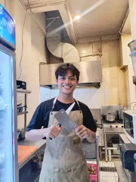 Seorang yang memiliki ketertarikan di bidang F&B