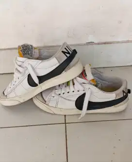 Sepatu NIKE kondisi bagus 85%, size 43