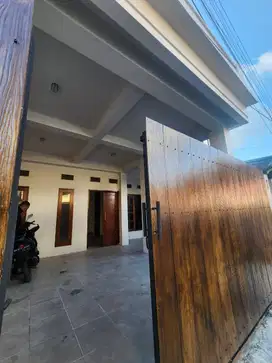 DIJUAL RUMAH 2 LANTAI TERAWAT DI PERUMAHAN PURI JIMBARAN BADUNG