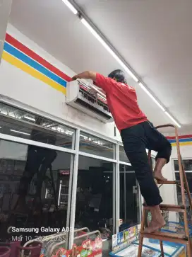 Asisten Cleaning Pendingin & Bagian Kedai Makan & Admini Database