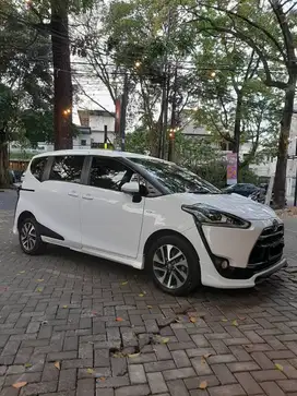 Toyota Sienta AT 1.5 Q 2016 Plat Kota Bandung