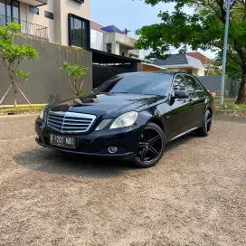Mercedes-Benz E200 CGi ELEGANCE At 2010