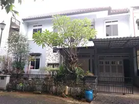 Dijual rumah dengan furnishednya di Citragrand
