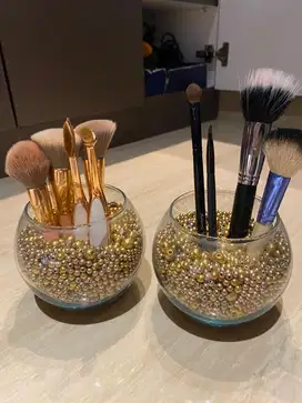 Tempat Kuas Make Up