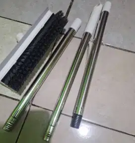 sikat toilet kamar mandi dengan wiper merk PSC warna hitam