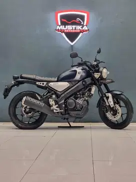 ⭐️⭐️⭐️⭐️ Yamaha XSR - 2022- navy - Wulan mustika