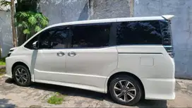 VOXY PUTIH 2018 AT 2.0