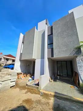Rumah Dijual Condet. Eksklusif. Jalan Lebar. Dekat Mall. NEGO sd DEAL