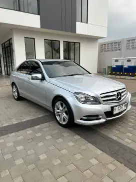 LOW KM MULUS TERAWAT! Mercedes Benz C200 Matic 2014