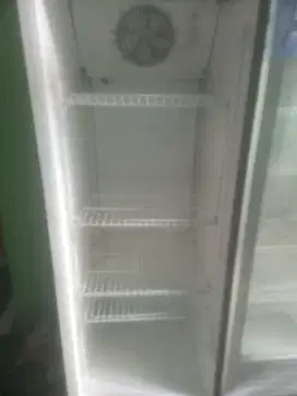 Dijual Shocase pe dinvin minuman GEA 4 rak