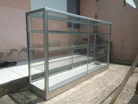 Dijual Etalase panjang 1,75 m