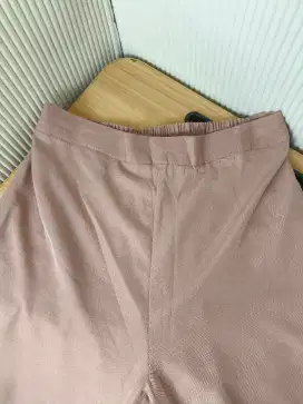 Celana Cino Wanita Warna Coklat Susu Ukuran M