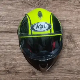Helm kyt x rocket retro