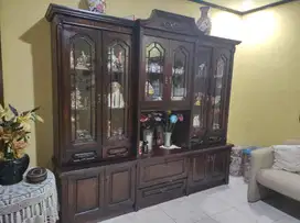 Lemari Pajangan Hias
