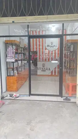 Pintu kaca sekat kaca