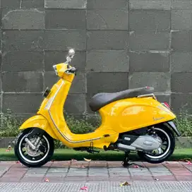 Piaggio Vespa Sprint 150 IGET ABS LED 2019 warna Kuning