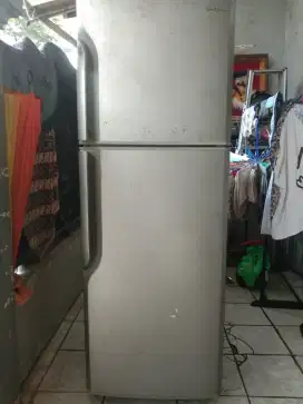 Kulkas 2 pintu samsung