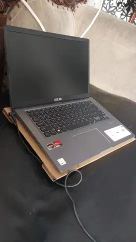 Kondisi Laptop 95%(Di pake pas ujian Sekolah doang)MULUS