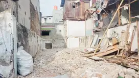 Rumah tua Rp. 15.7 jt/m2 jalan besar dan ramai di Mangga Besar 13
