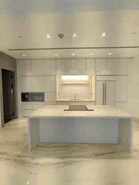 Dijual : Apartemen The St. Regis 3BR bagus unfurnished