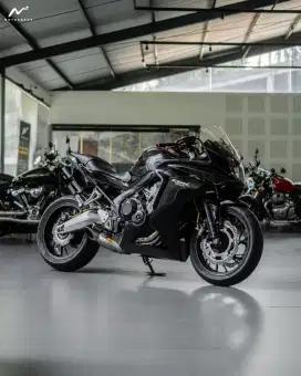 Honda CB650F Gunpowder Black Metallic 2015