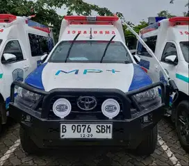Ambulance Medika Plaza (MP 45) Toyota Hilux Double Cabin 2.4L (4x4) MT