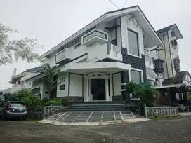 Dijual Cepat Bangunan Bergaya Kontemporer Di Pusat Kota Purwokerto