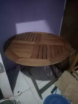 Meja makan jati bunder