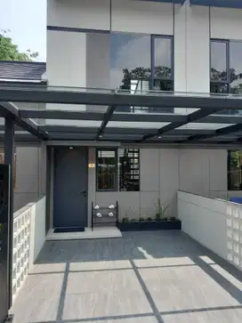 Rumah 2 lantai 2 kamar lokasi berkelas lippo cikarang hanya 500jt an
