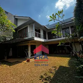Rumah Cantik 2 Lantai, Semi-Furnished di Kemang Pratama, Bekasi