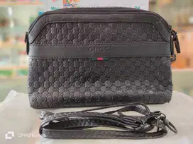 Pouch Wanita / Tas Selempang Wanita - Preloved