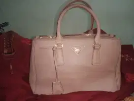Prada Milano seconds