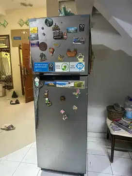 Dijual kulkas samsung 2 pintu
