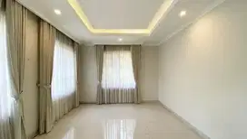 Rumah Mewah di Kuningan, Jakarta Selatan, Luas 587m2 ada swimming pool