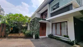 RUMAH MODERN DALAM KOMPLEK DI SINABUNG KEBAYORAN POSISI HOEK MINIMALIS