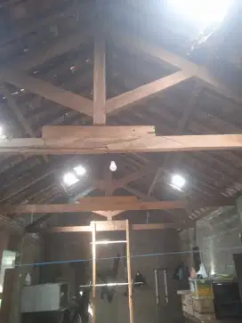 Atap kayu jati tua