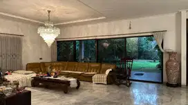 DIJUAL RUMAH MEWAH ELEGAN KAWASAN PERMATA HIJAU