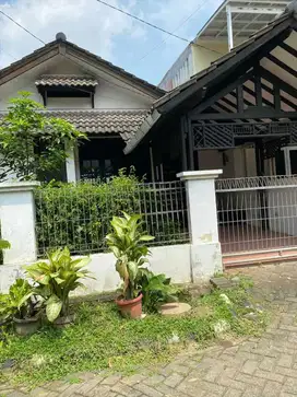 Rumah Luas Siap Huni di Kemang Pratama 1 Bekasi