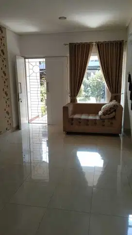 Rumah Minimalis, cantik, siap huni, dekat Mall Trans Studio
