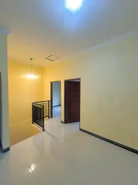 Disewakan Rumah 2 Lantai di Pesanggaran