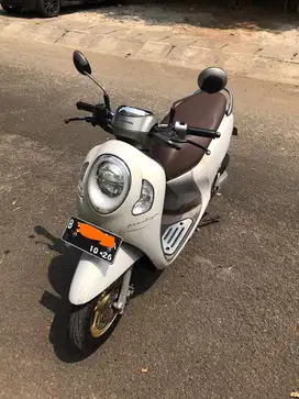 SCOOPY PRESTIGE 2021 putih