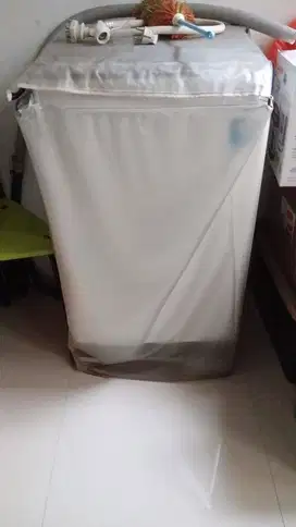 MESIN CUCI ELECTROLUX BEKAS DENGAN KONDISI BAGUS SEPERTI BARU (NEGO)