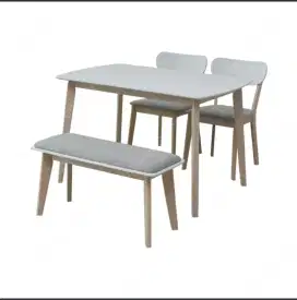 Meja makan informa mikasa